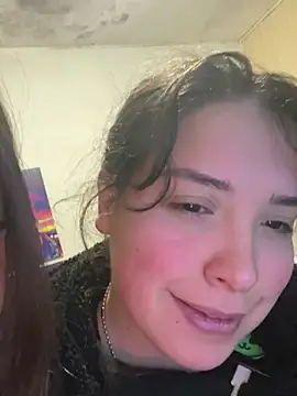 MillieBobbyBrowns webcam