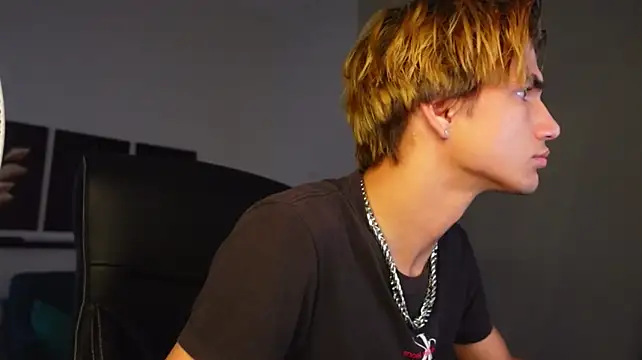denis_wu (M twink) - IM JUST STARTING SHOW LOVE!!!!!:))))