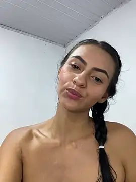 Webcam Model(miluwatson) is live