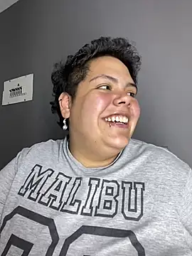 Hailey_Curvy live cam on StripChat