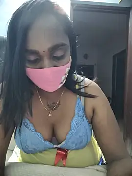 Shalini8687 live cam on StripChat