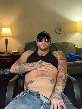 livingpuddle (Ask my age) - daddy needs $$$$$$