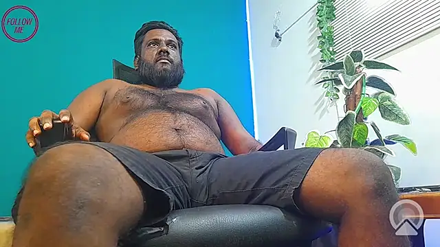 rayansmith_ (M young) - Rub my bulge & spit on cock