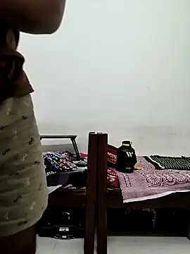 B-B-C-8 live cam on StripChat