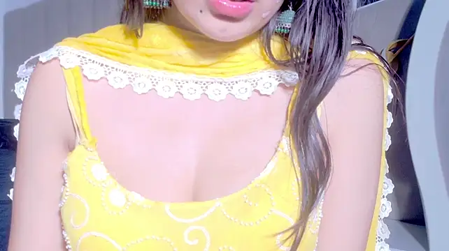 aashika-kaur (F young) - shower some love💕💕💕