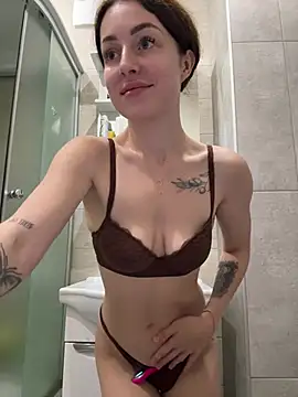 SakuraSara live cam on StripChat