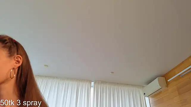 aliciabrooks (F young) - play with boobs close to cam