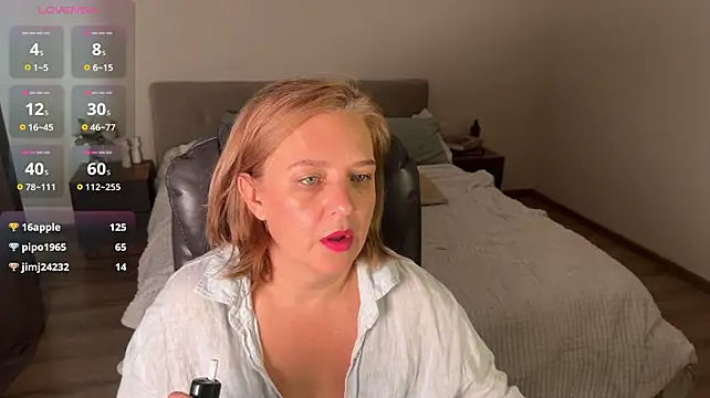 GeniusJinx live cam on StripChat