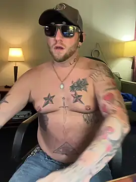 livingpuddle (Ask my age) - daddy needs $$$$$$