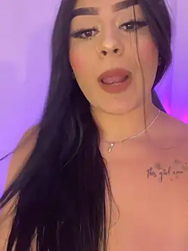 Kariina__69 live cam on StripChat