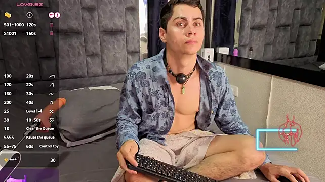 LeoMonnroe live cam on StripChat