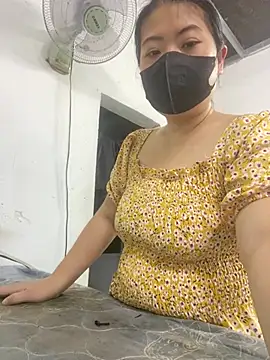 nguoimuavui22 live cam on StripChat