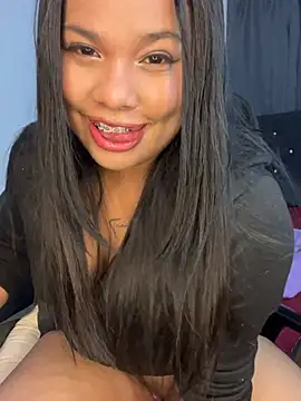 Rashell1_Queen live cam on StripChat