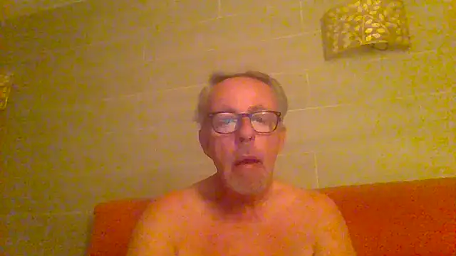 tuggy59 live cam on StripChat