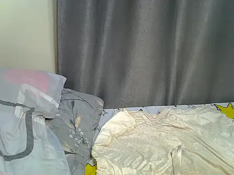 sexxyiris live cam on StripChat