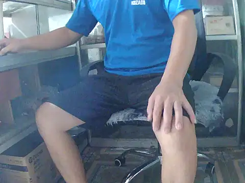 Trai-zin live cam on StripChat