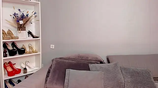 Jullia_Moor webcam