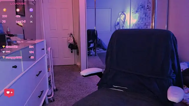 Evie-Luna live cam on StripChat