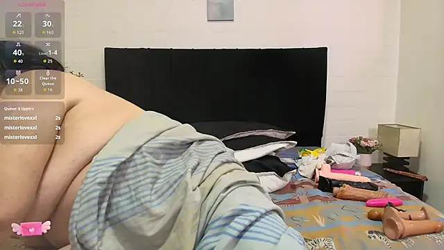 QueenMatturex live cam on StripChat