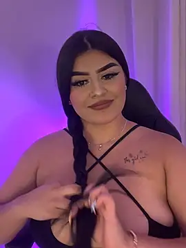 Kariina__69 live cam on StripChat