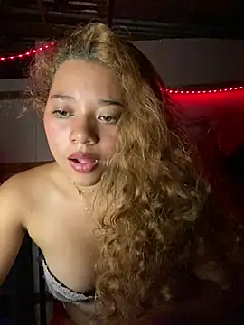 Rico02j live cam on StripChat