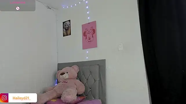 HaileyDuke live cam on StripChat