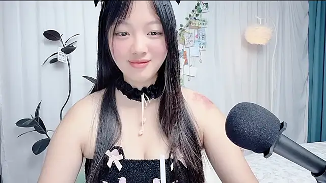 Winnie666999 live cam on StripChat