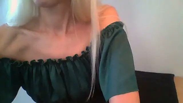 Sorielleki live cam on StripChat