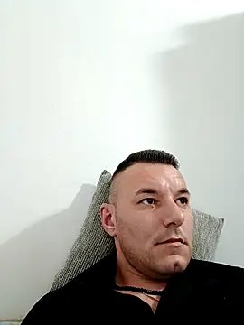 PeNtRuDOAMNE live cam on StripChat
