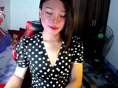 sofiathe1st live cam on StripChat