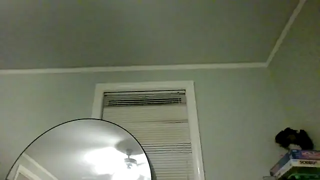 Kellychrismix live cam on StripChat