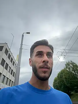 suissegigolo1 live cam on StripChat