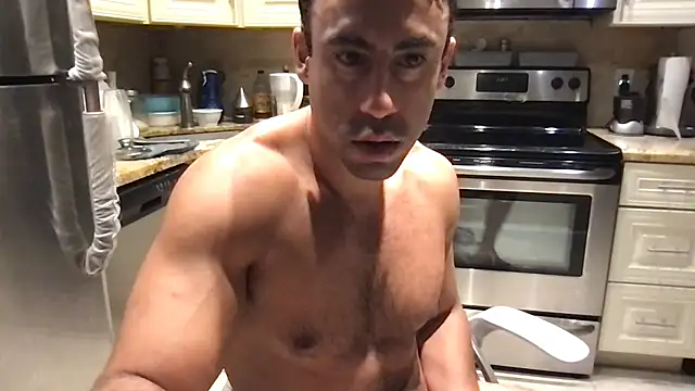 BigGuyMuscle live cam on StripChat