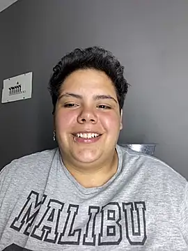 Hailey_Curvy live cam on StripChat