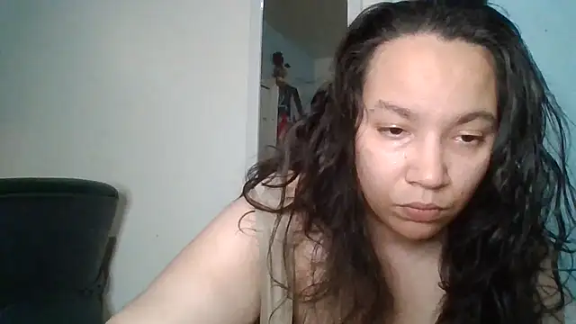 bellakay19 live cam on StripChat