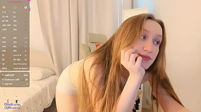 mowalova live cam on StripChat