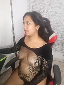 Zarinamoon live cam on StripChat