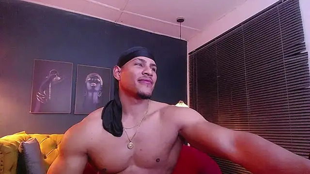 teddyfit19cm live cam on StripChat