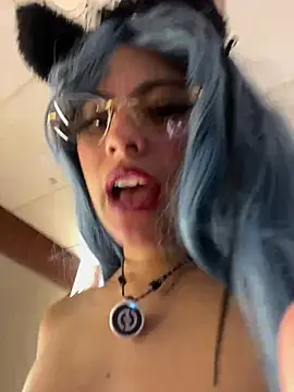 Eva_Feller69