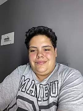 Hailey_Curvy