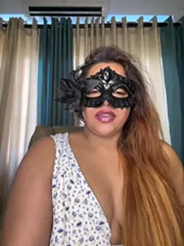 Zaralanson live cam on StripChat