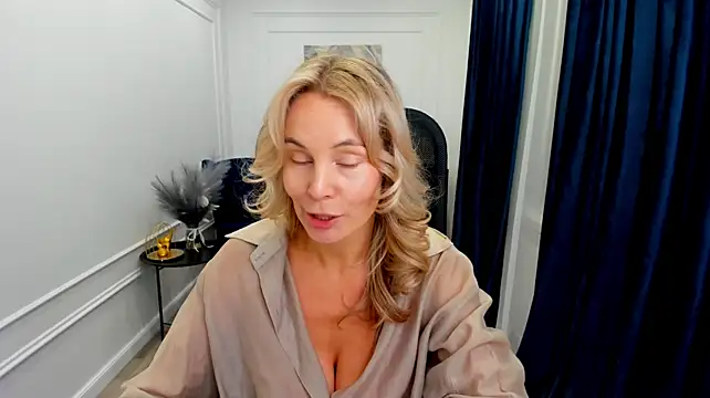Sinty_Devis live cam on StripChat