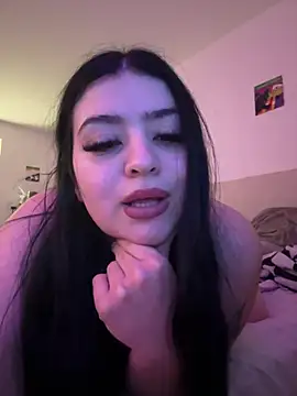 lolaaculaa live cam on StripChat