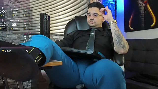 Nicolas_Fellener live cam on StripChat