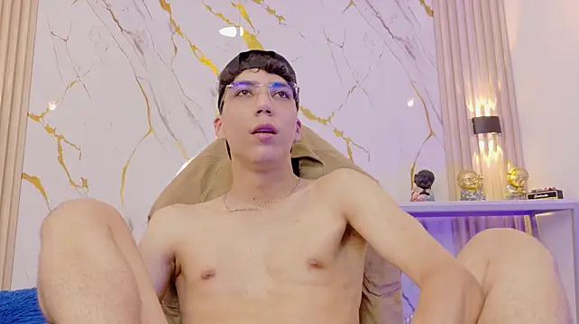 Nikolay_Gregori live cam on StripChat