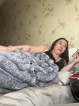 Naughtbaby_2025 live cam on StripChat