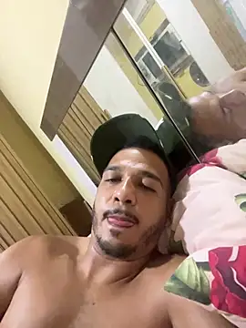 Lindp190194 live cam on StripChat