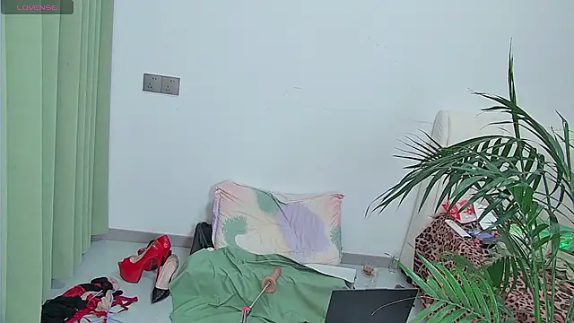 Solsken_ live cam on StripChat