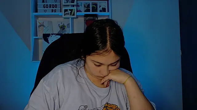 KOREN_JALAA live cam on StripChat