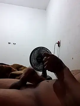 Claudioxavier2 live cam on StripChat